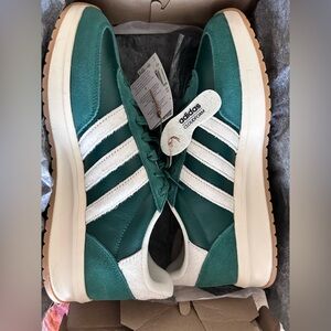 NWT Women’s Adidas Run 70s Sneaker - Dark Green SZ 11